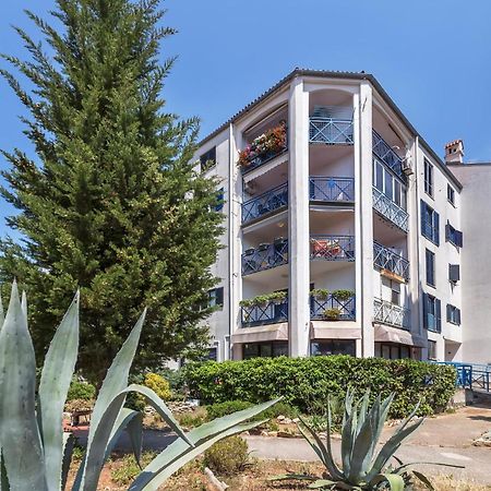 Gorgeous Apartment In Pula With House Sea View Exterior photo