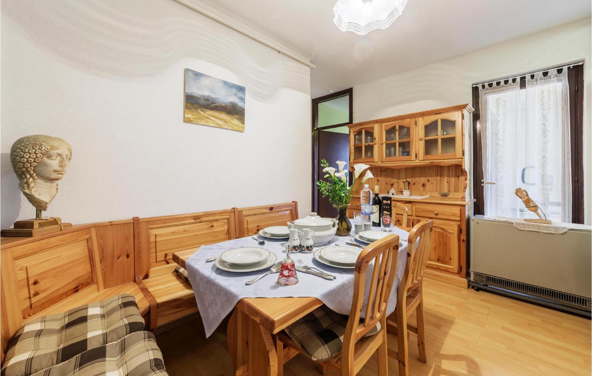 Gorgeous Apartment In Pula With House Sea View Exterior photo
