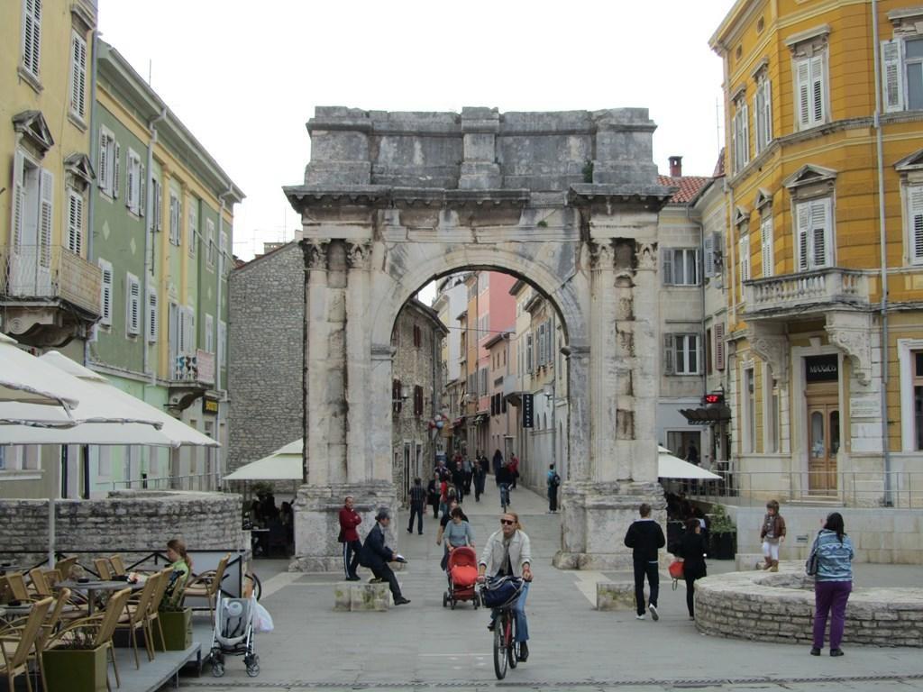 Gorgeous Apartment In Pula With House Sea View Room photo